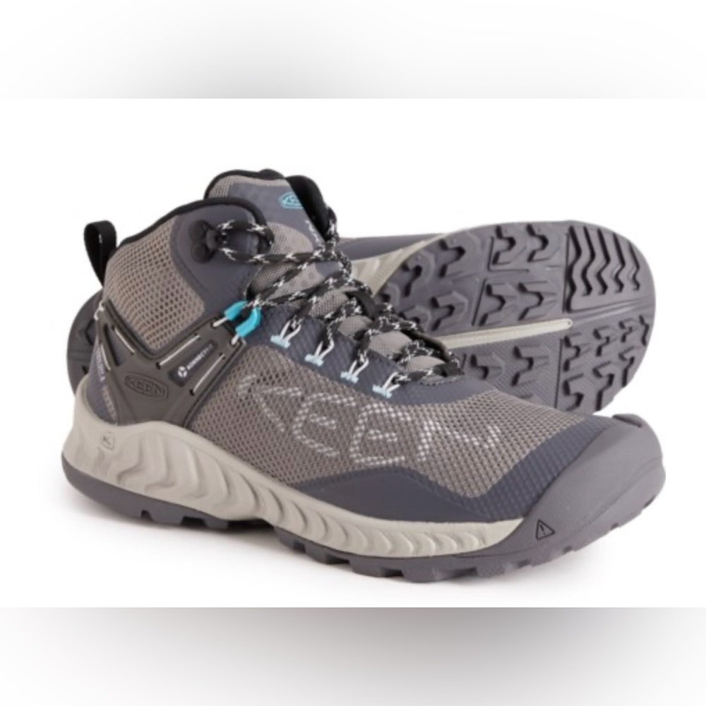 KEEN Women's Nxis Evo Mid Waterproof Hiking Boot Size 5, Grey,  Great Condition